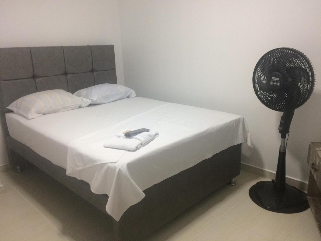 Hostal Piedra Del Sol 佛罗里达布兰卡 外观 照片